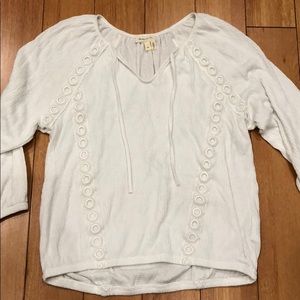 🎀 3/$25 Meadow Rue | Embroidered White Blouse
